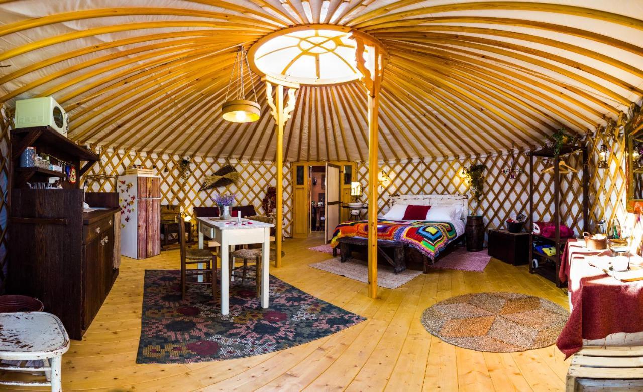 2 Cuori E 1 Yurta Glamping In Tuscany - Adults Only Asciano Ngoại thất bức ảnh