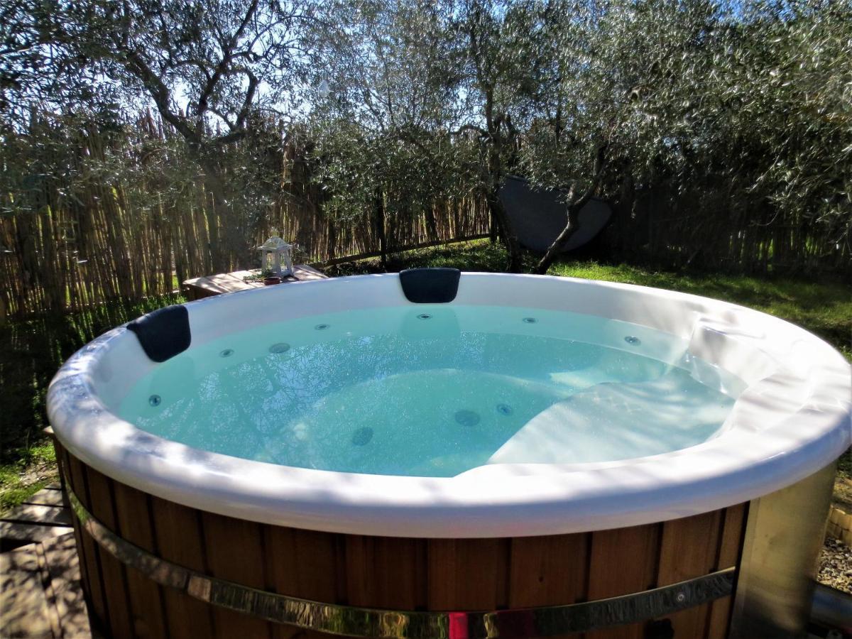 2 Cuori E 1 Yurta Glamping In Tuscany - Adults Only Asciano Ngoại thất bức ảnh