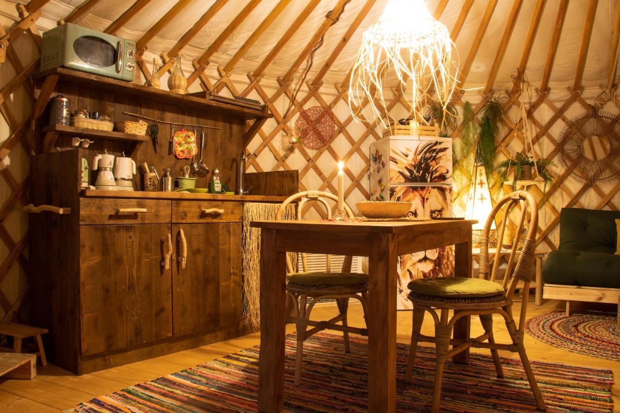 2 Cuori E 1 Yurta Glamping In Tuscany - Adults Only Asciano Ngoại thất bức ảnh
